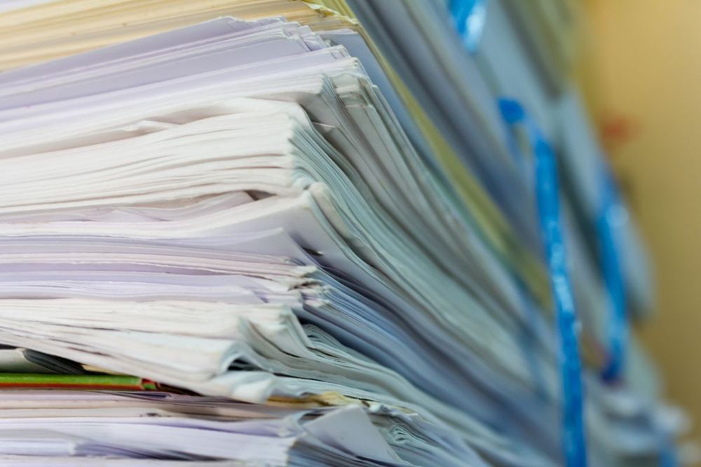 Pilha de documentos em papel
