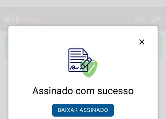 Celular com a mensagem Assinado com sucesso e o botão Baixar Assinado
